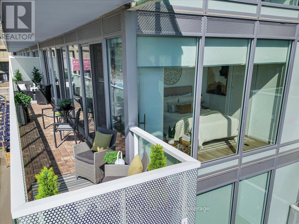 311 - 15 Queens Quay E, Toronto, Ontario  M5E 0A4 - Photo 2 - C12486866