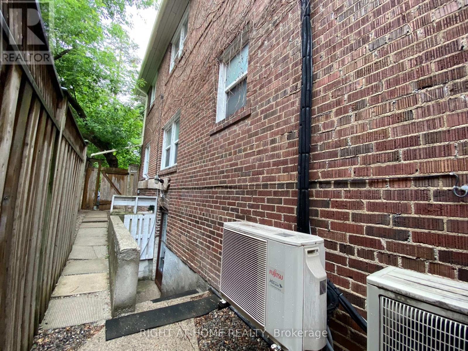 1196 Avenue Road, Toronto, Ontario  M5N 2G1 - Photo 3 - C12486872