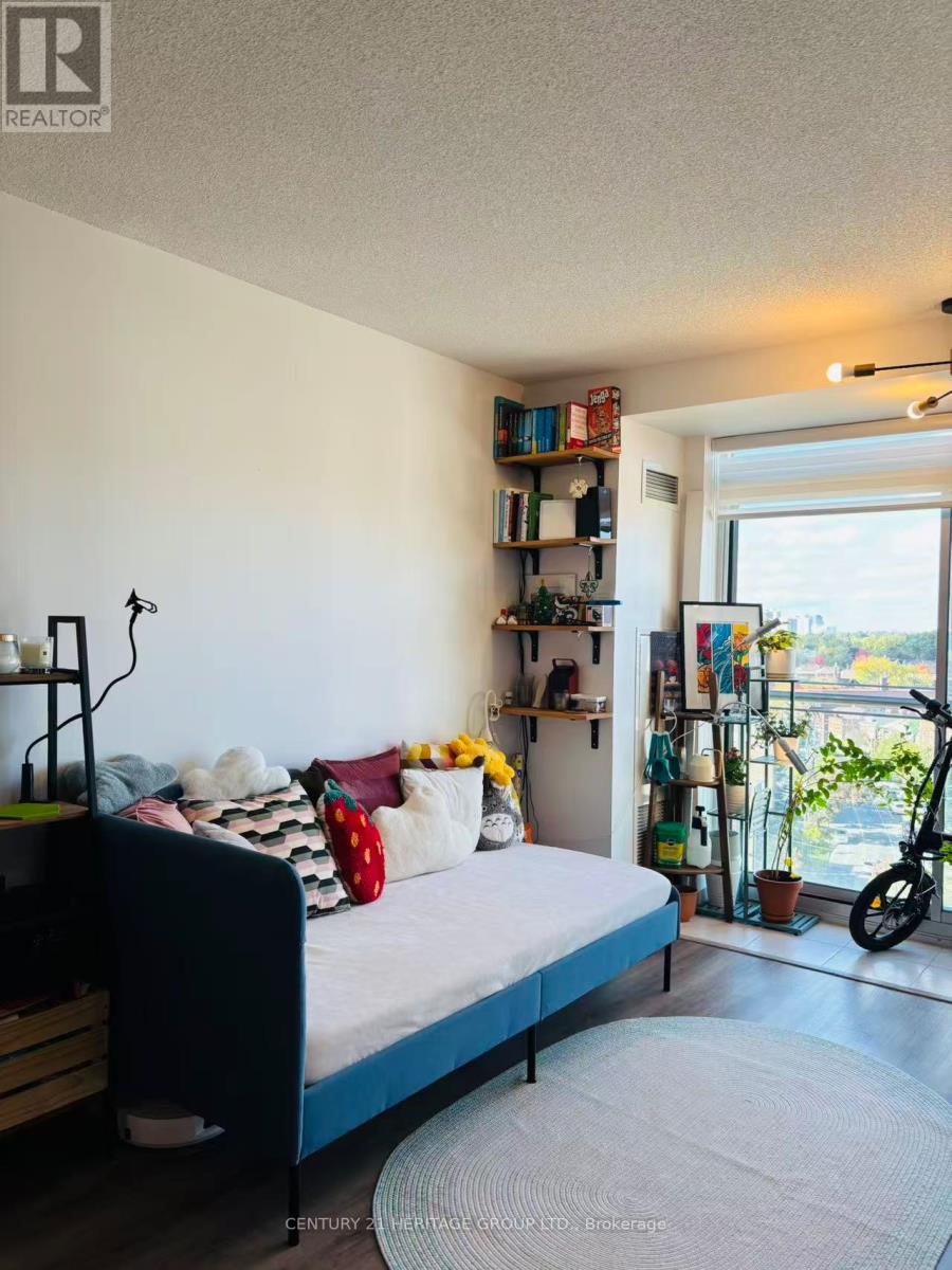 908 - 15 Maplewood Avenue, Toronto, Ontario  M6C 4B4 - Photo 4 - C12486883