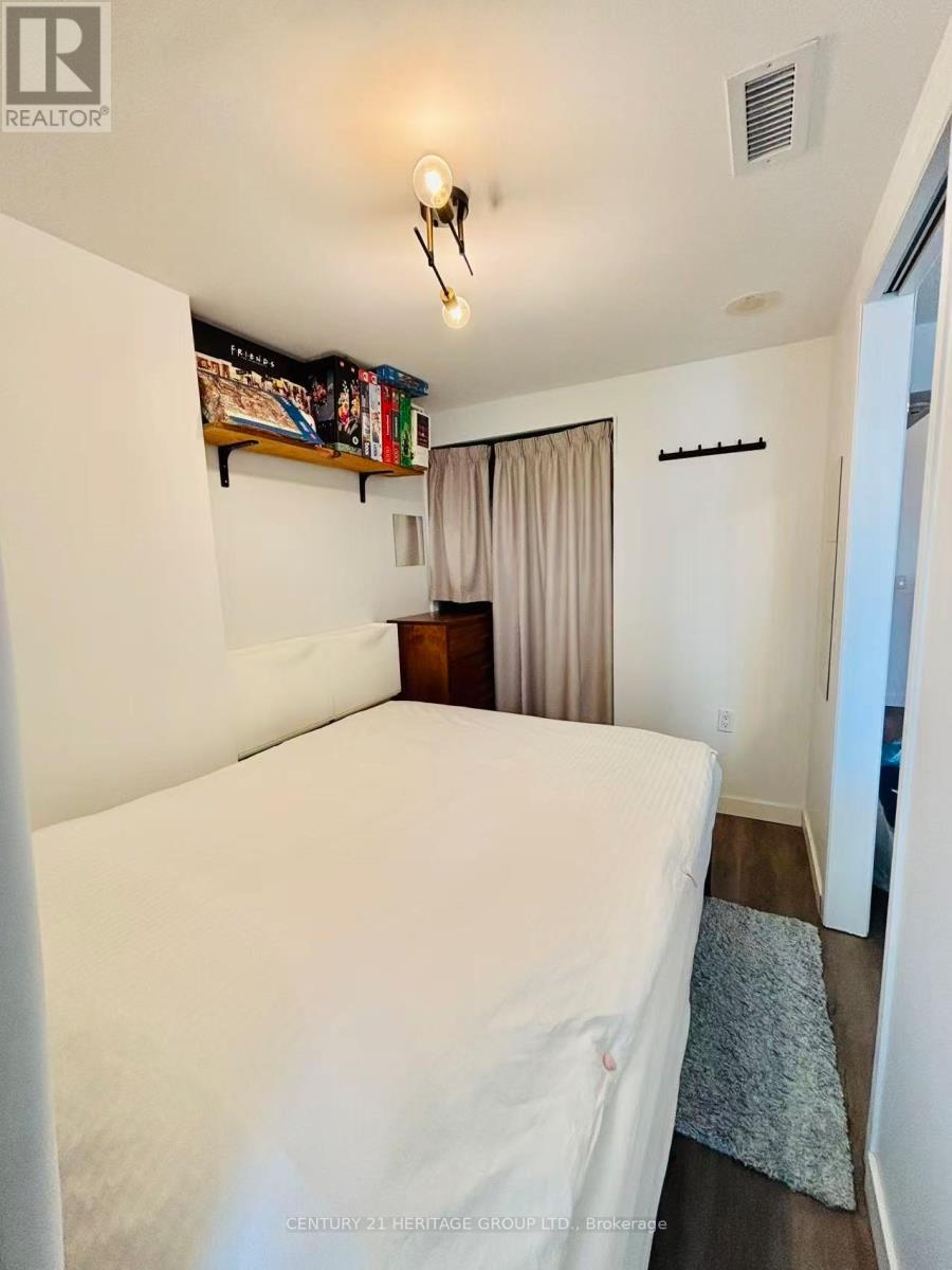 908 - 15 Maplewood Avenue, Toronto, Ontario  M6C 4B4 - Photo 6 - C12486883