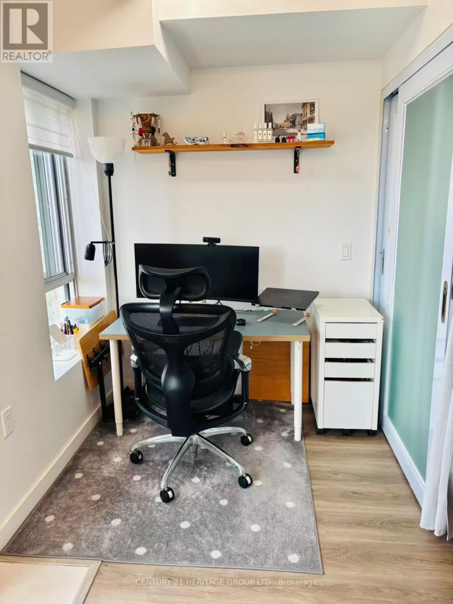 908 - 15 Maplewood Avenue, Toronto, Ontario  M6C 4B4 - Photo 8 - C12486883