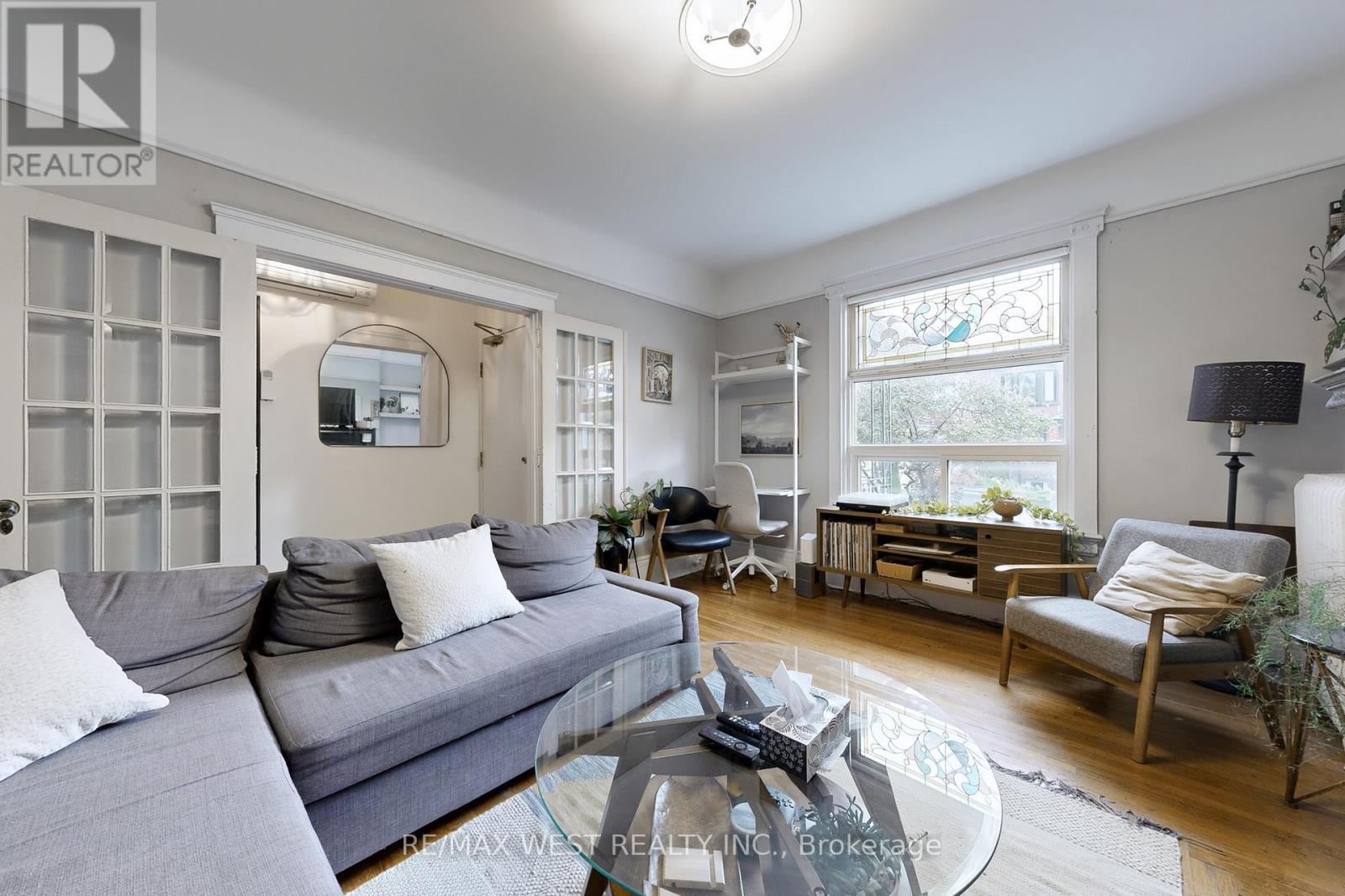 Main Floor Unit 2 - 34 Beatrice Street, Toronto, Ontario  M6J 2T3 - Photo 11 - C12486895