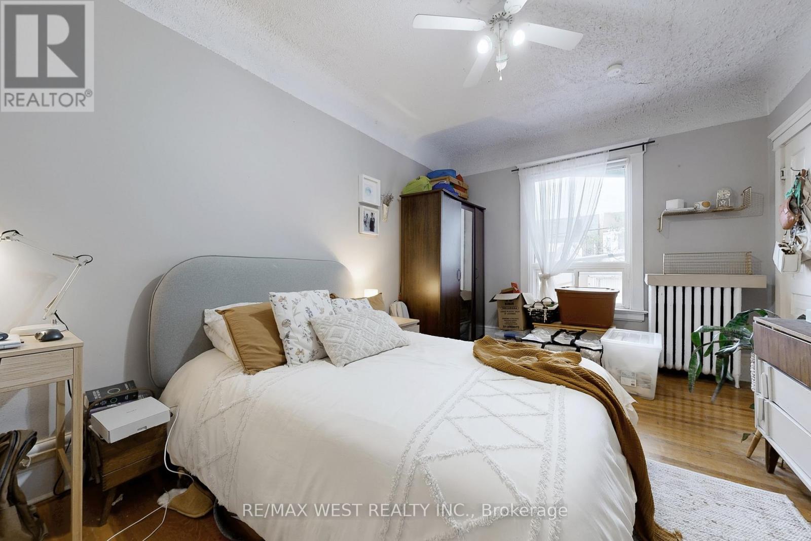 Main Floor Unit 2 - 34 Beatrice Street, Toronto, Ontario  M6J 2T3 - Photo 17 - C12486895