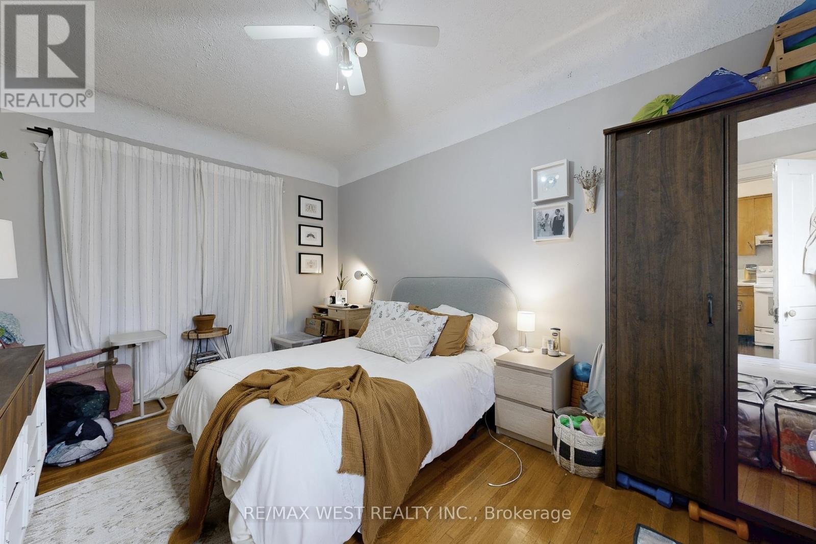 Main Floor Unit 2 - 34 Beatrice Street, Toronto, Ontario  M6J 2T3 - Photo 18 - C12486895