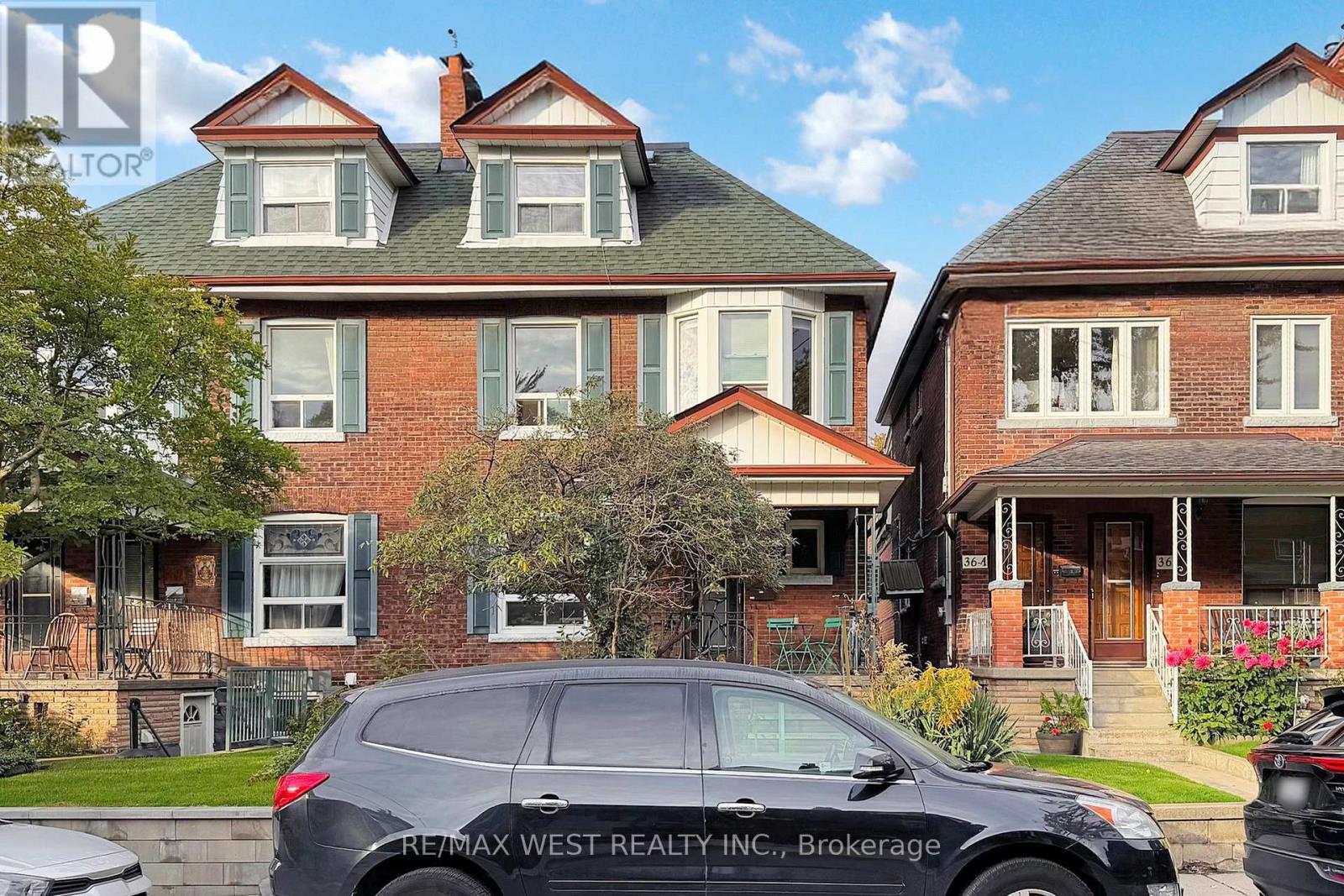 Main Floor Unit 2 - 34 Beatrice Street, Toronto, Ontario  M6J 2T3 - Photo 2 - C12486895