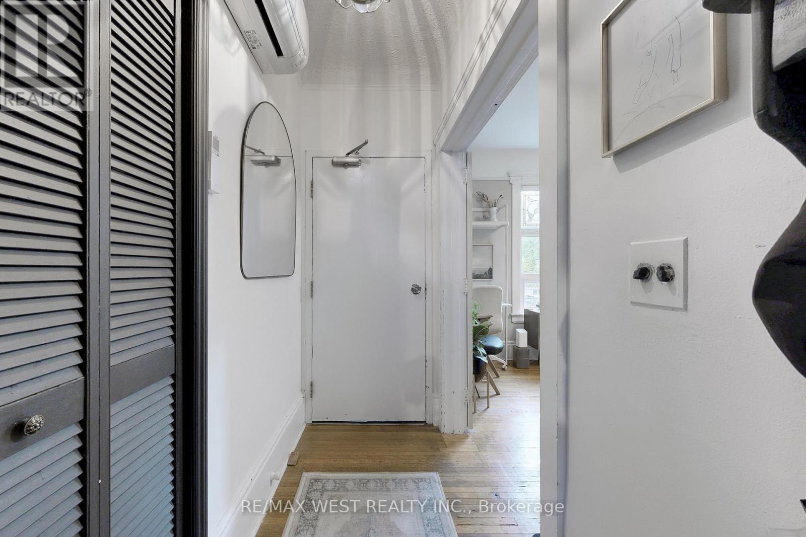 Main Floor Unit 2 - 34 Beatrice Street, Toronto, Ontario  M6J 2T3 - Photo 20 - C12486895