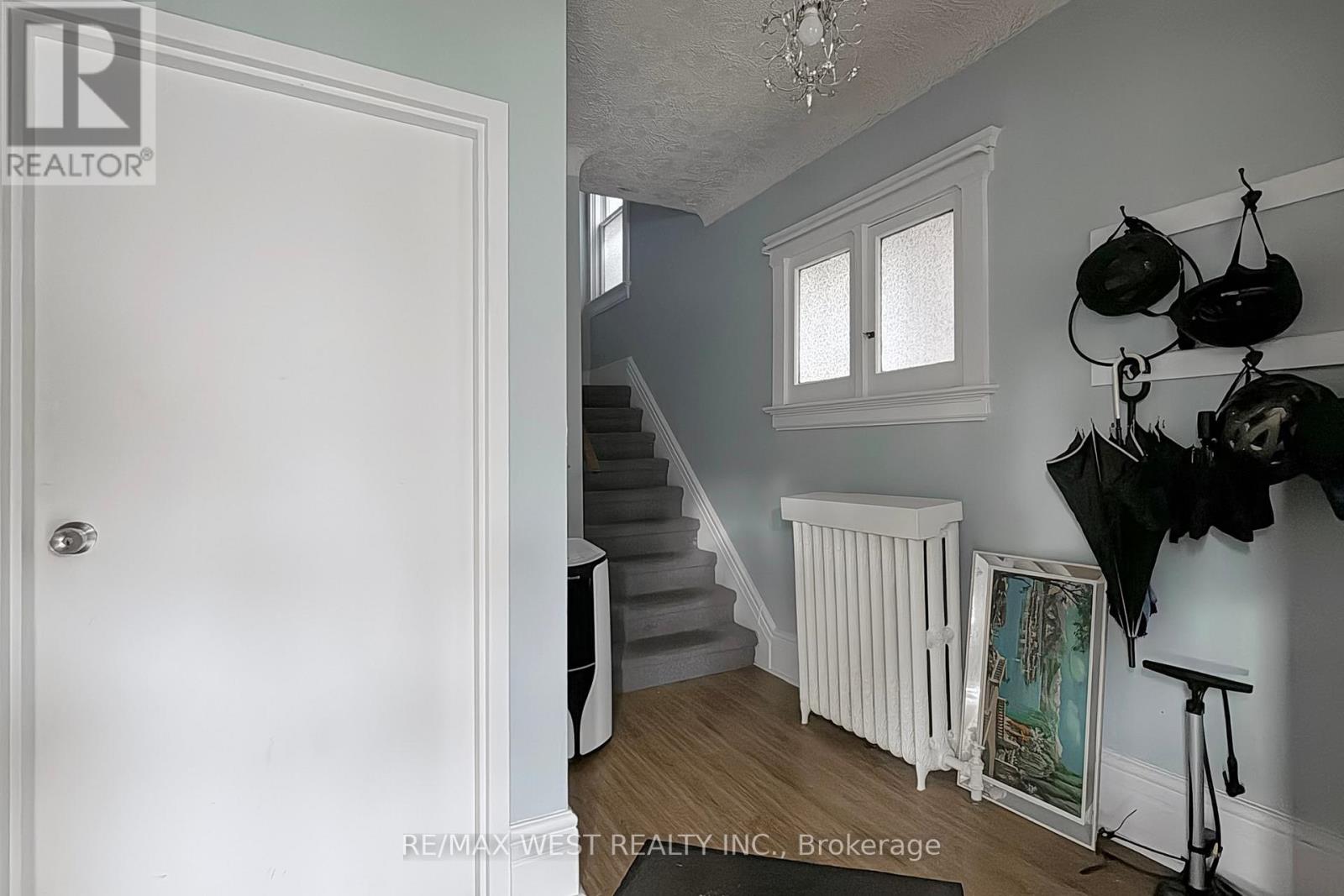 Main Floor Unit 2 - 34 Beatrice Street, Toronto, Ontario  M6J 2T3 - Photo 21 - C12486895