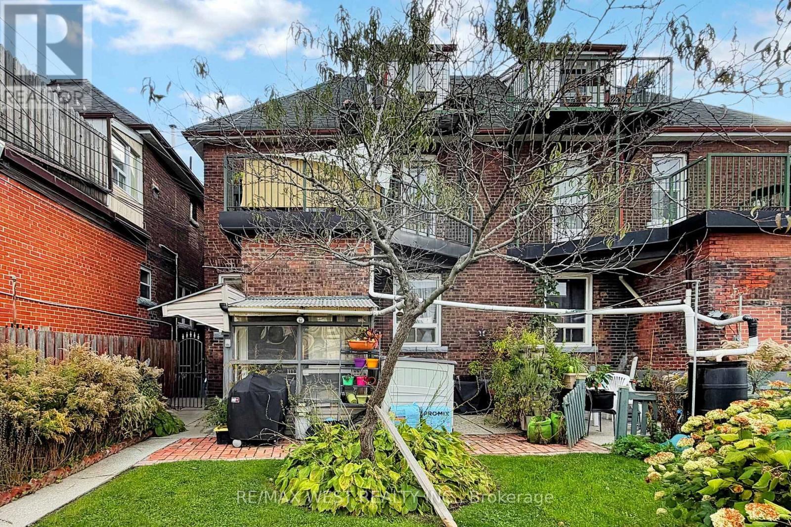 Main Floor Unit 2 - 34 Beatrice Street, Toronto, Ontario  M6J 2T3 - Photo 23 - C12486895