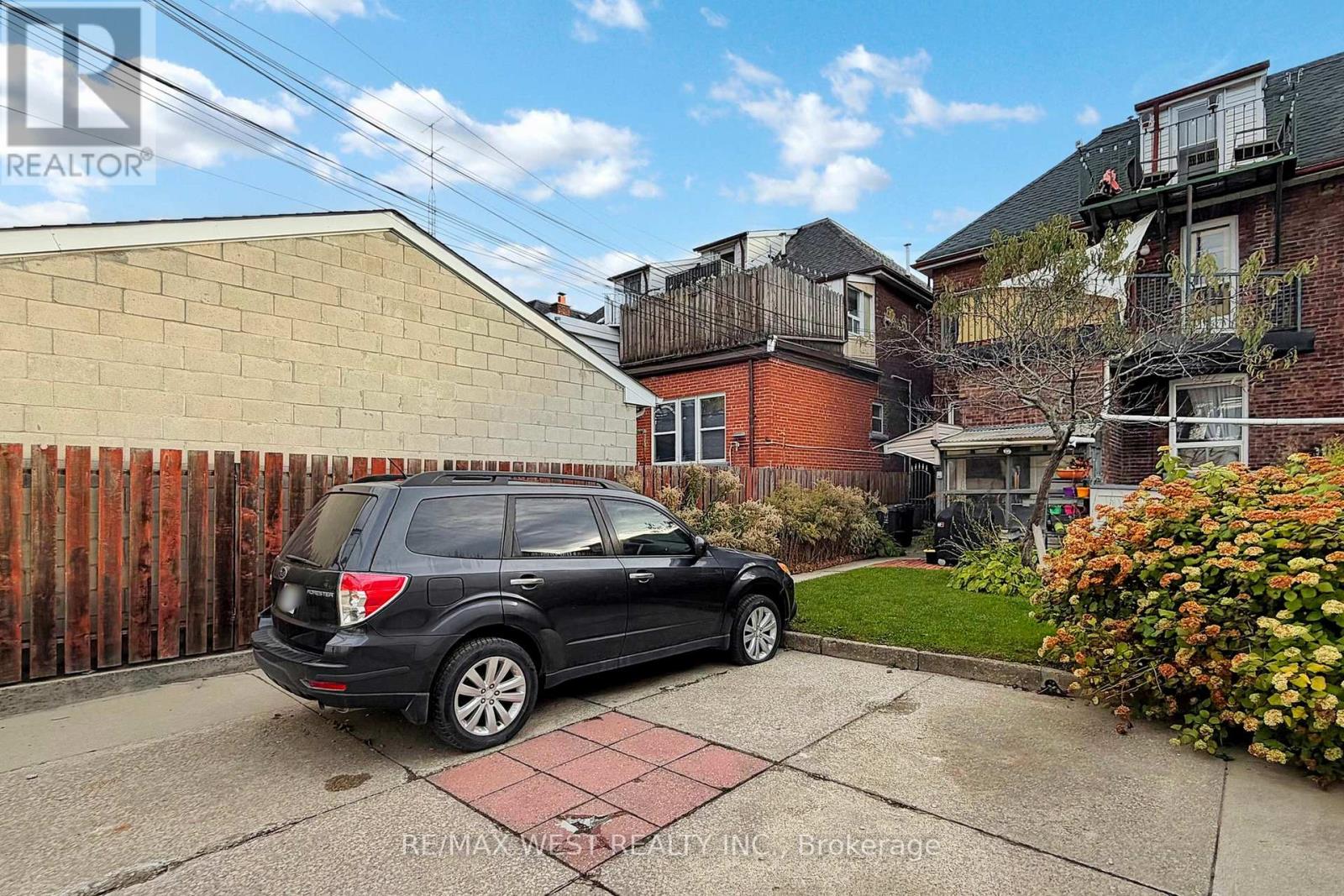 Main Floor Unit 2 - 34 Beatrice Street, Toronto, Ontario  M6J 2T3 - Photo 24 - C12486895