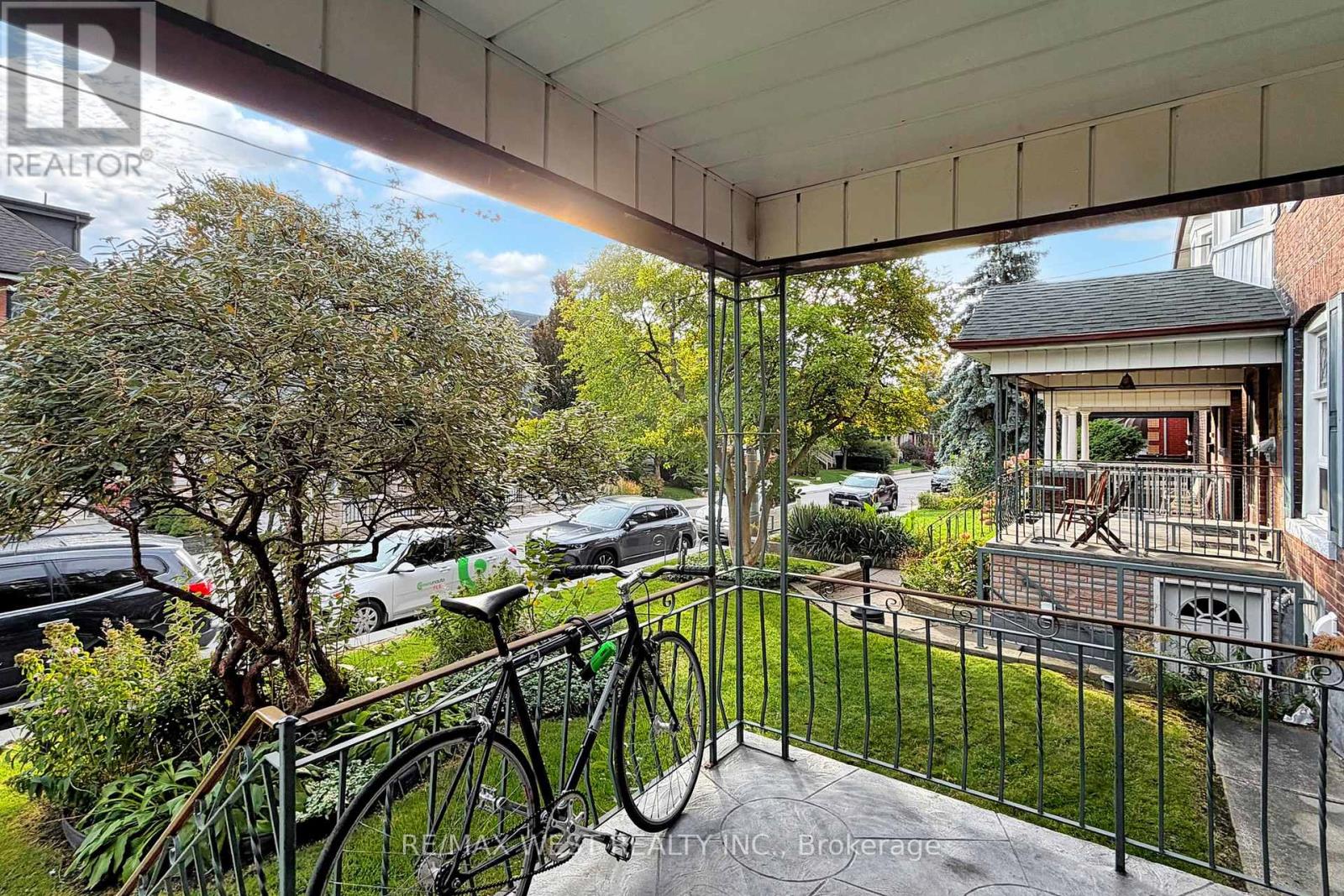 Main Floor Unit 2 - 34 Beatrice Street, Toronto, Ontario  M6J 2T3 - Photo 7 - C12486895