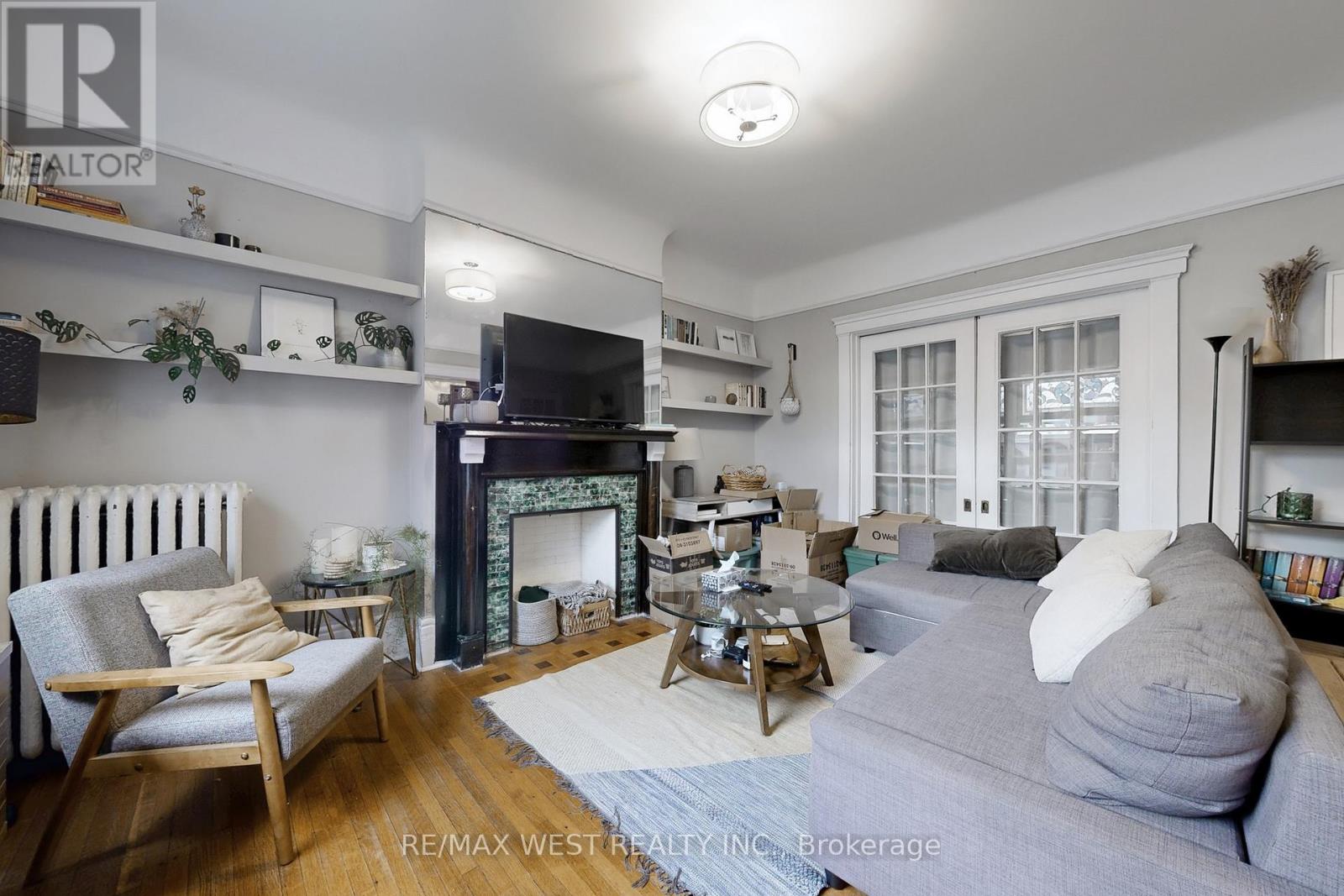 Main Floor Unit 2 - 34 Beatrice Street, Toronto, Ontario  M6J 2T3 - Photo 9 - C12486895