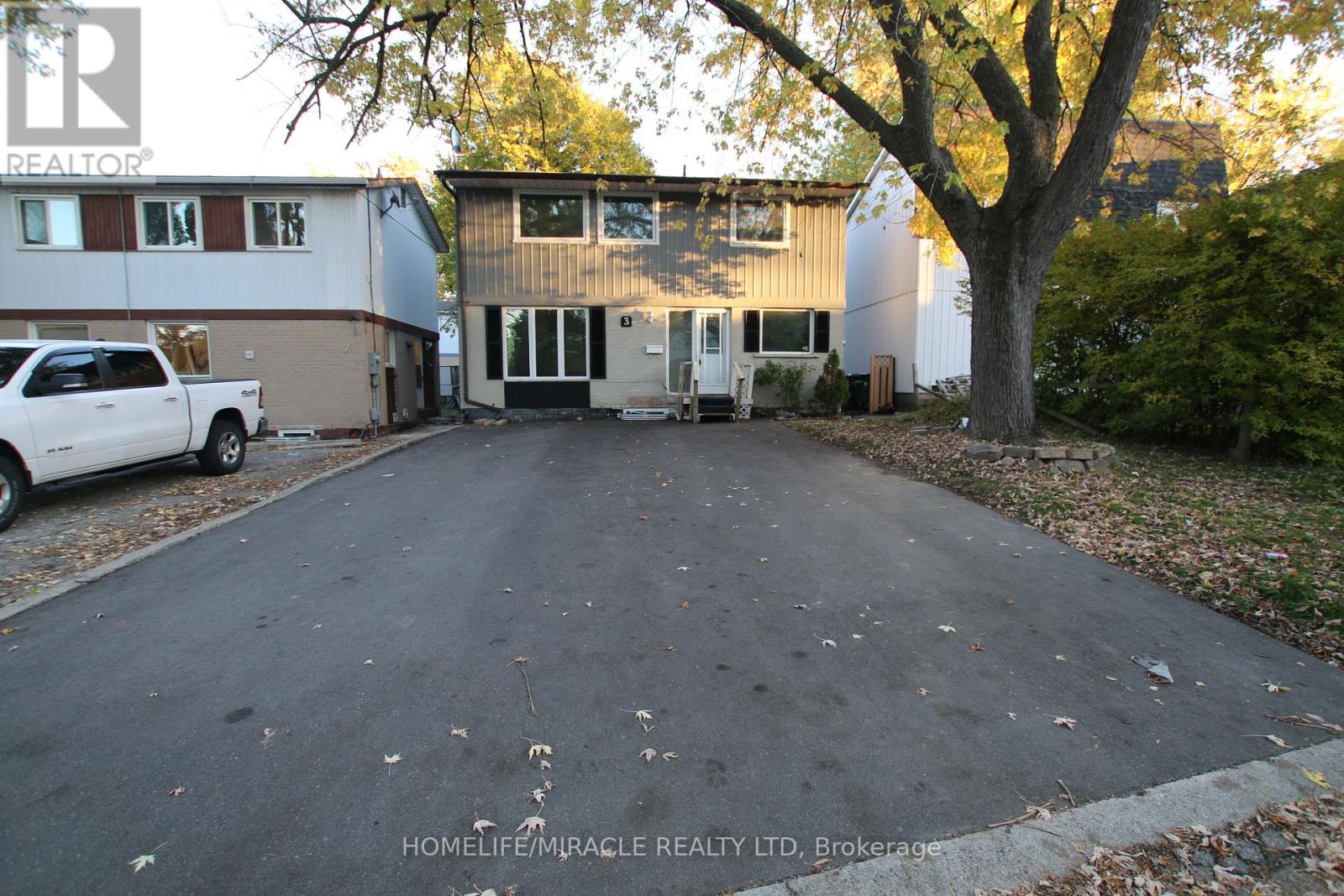 3 GATSBY SQUARE, Brampton, Ontario