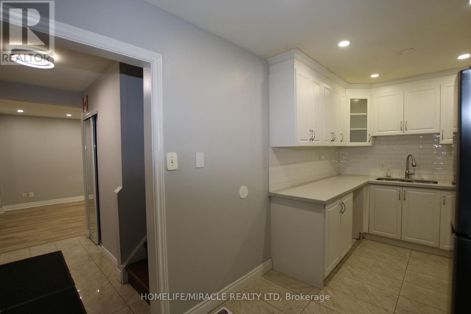3 Gatsby Square, Brampton, Ontario  L6S 2H4 - Photo 13 - W12395898