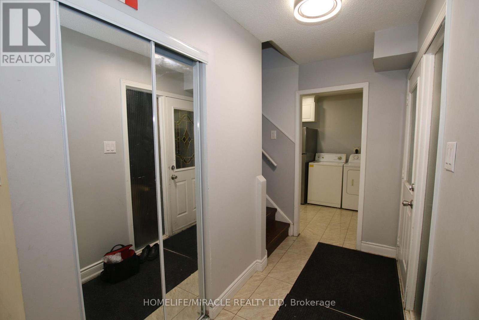 3 Gatsby Square, Brampton, Ontario  L6S 2H4 - Photo 14 - W12395898