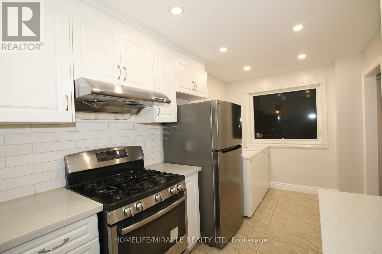 3 Gatsby Square, Brampton, Ontario  L6S 2H4 - Photo 11 - W12395898