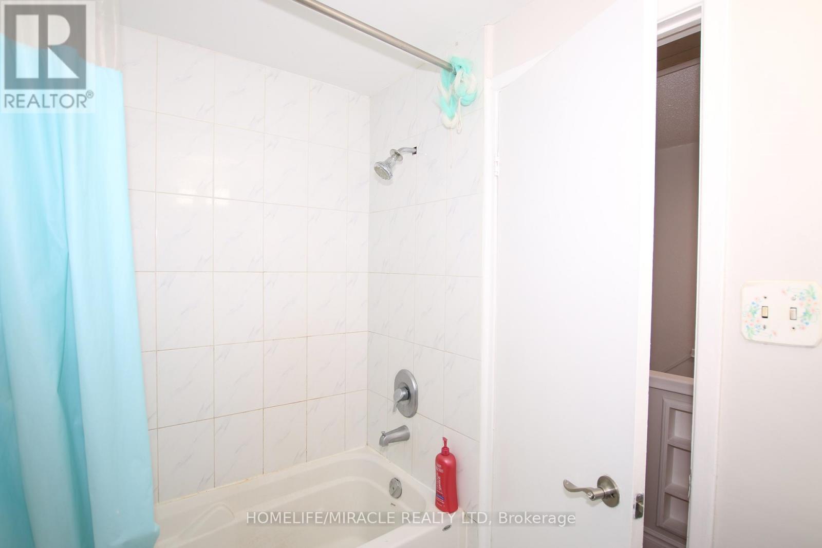 3 Gatsby Square, Brampton, Ontario  L6S 2H4 - Photo 37 - W12395898