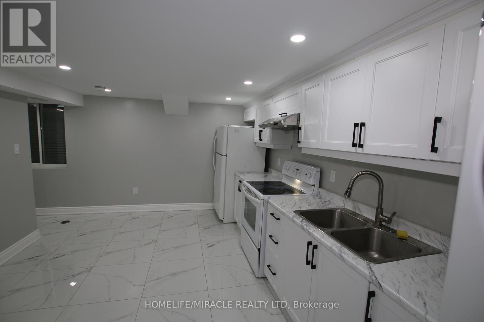 3 Gatsby Square, Brampton, Ontario  L6S 2H4 - Photo 32 - W12395898