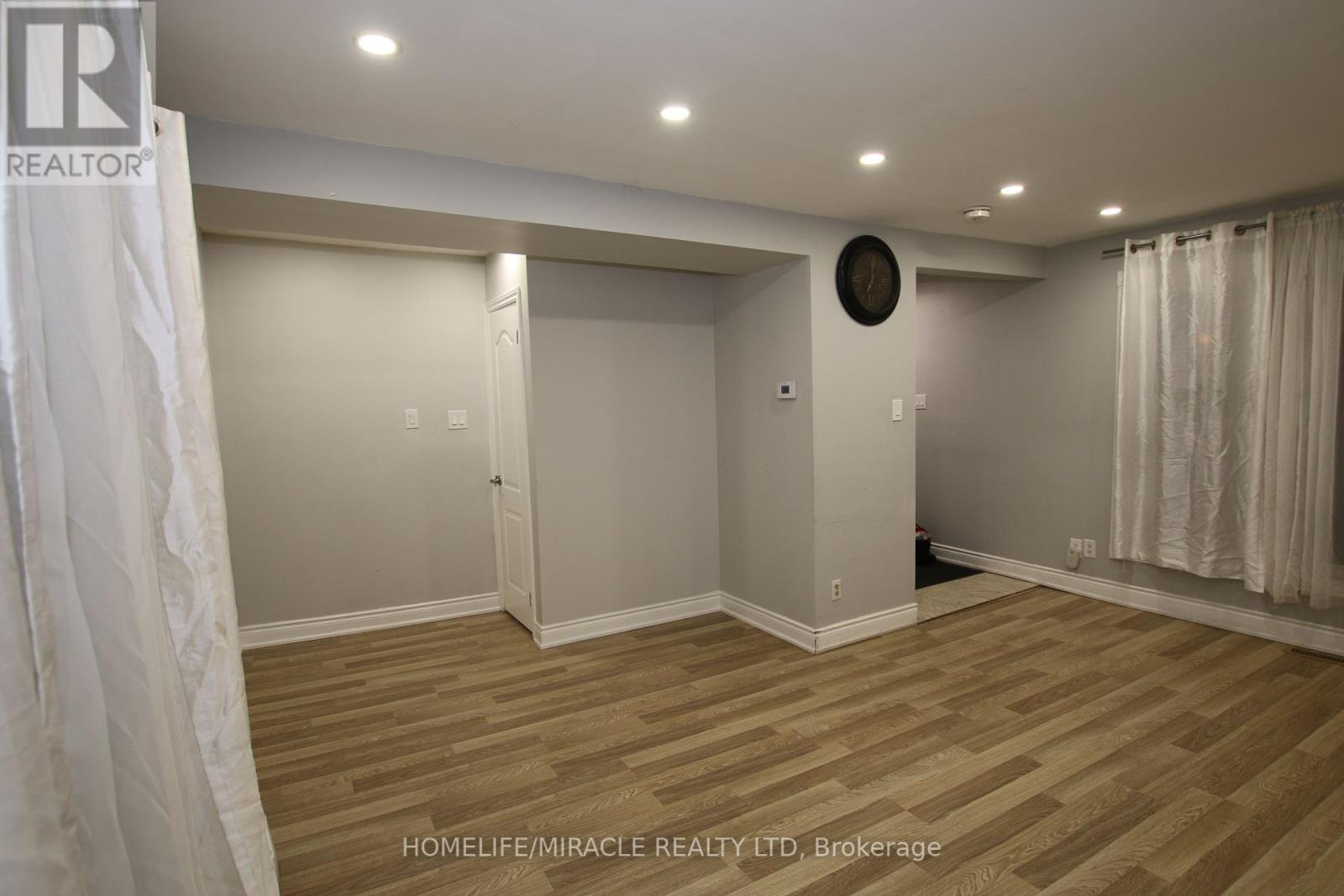 3 Gatsby Square, Brampton, Ontario  L6S 2H4 - Photo 9 - W12395898