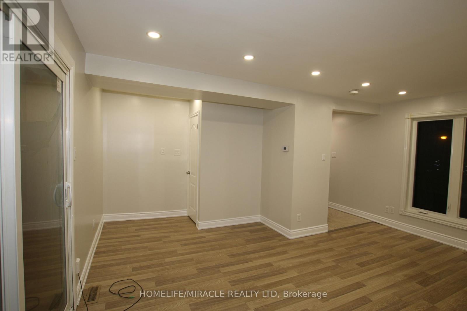 3 Gatsby Square, Brampton, Ontario  L6S 2H4 - Photo 4 - W12395898