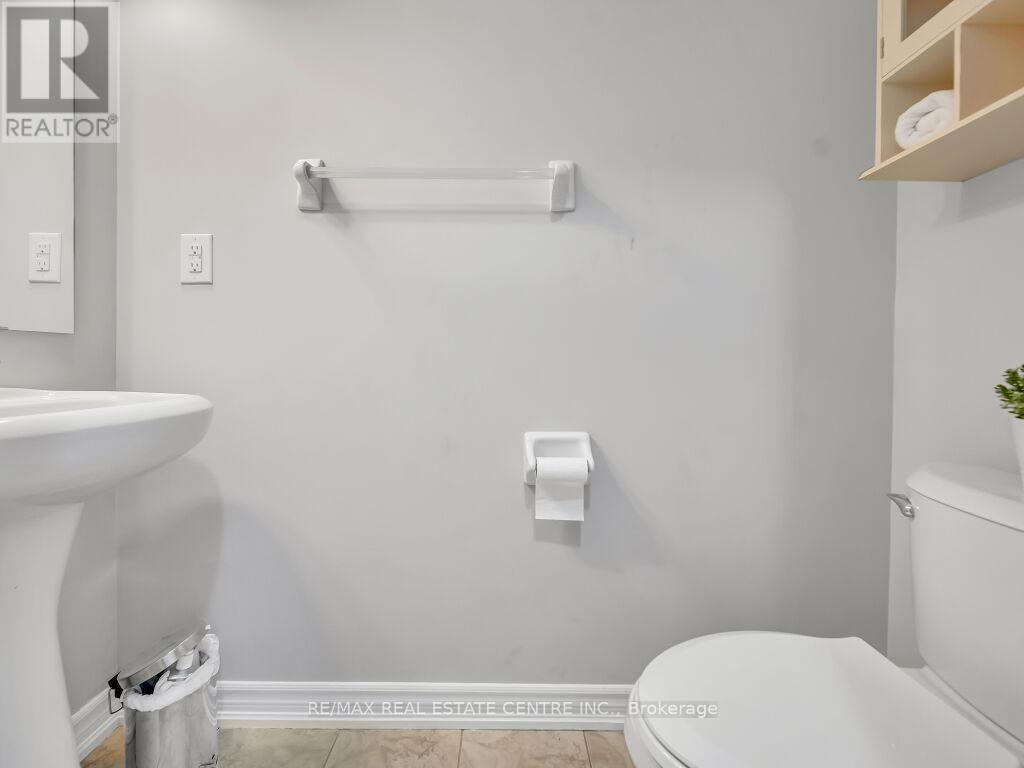 45 Stonemount Crescent, Essa (Angus), Ontario  L0M 1B4 - Photo 13 - N12486868