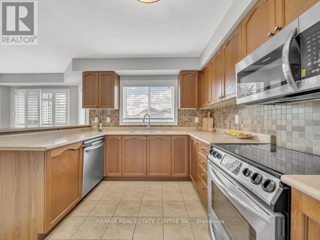 45 Stonemount Crescent, Essa (Angus), Ontario  L0M 1B4 - Photo 21 - N12486868