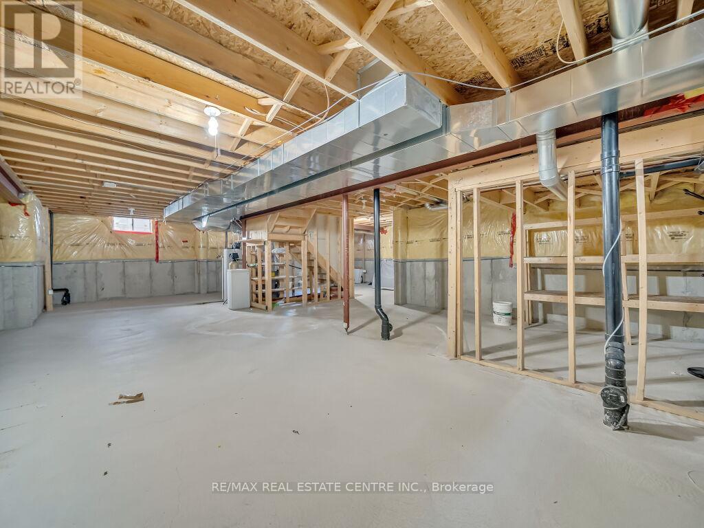 45 Stonemount Crescent, Essa (Angus), Ontario  L0M 1B4 - Photo 38 - N12486868