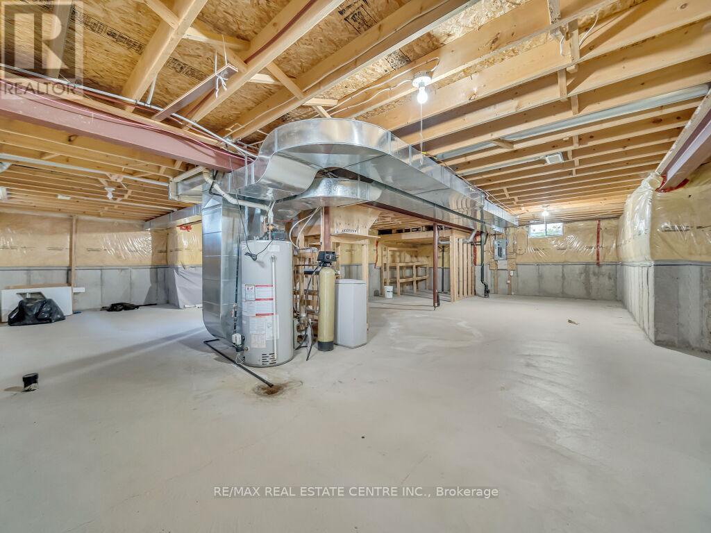 45 Stonemount Crescent, Essa (Angus), Ontario  L0M 1B4 - Photo 39 - N12486868