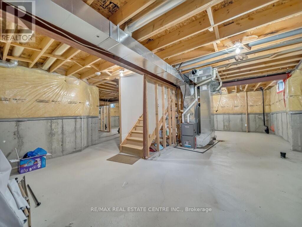 45 Stonemount Crescent, Essa (Angus), Ontario  L0M 1B4 - Photo 40 - N12486868