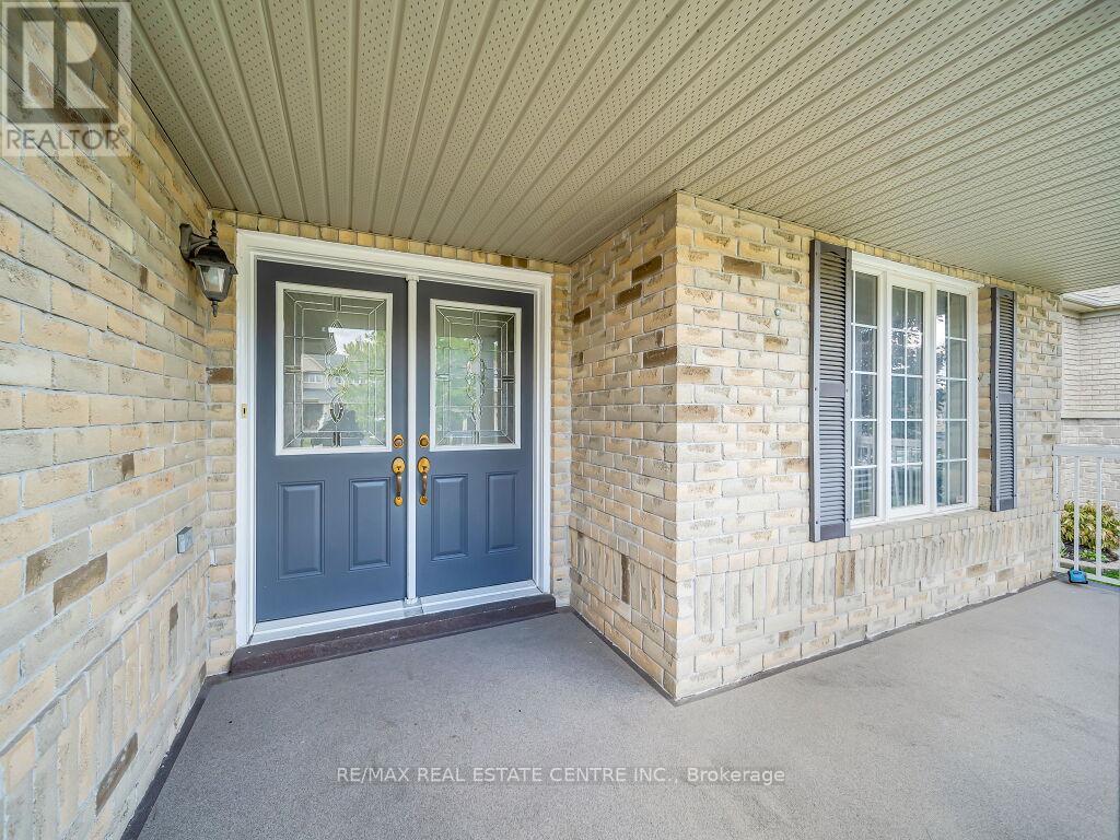 45 Stonemount Crescent, Essa (Angus), Ontario  L0M 1B4 - Photo 5 - N12486868