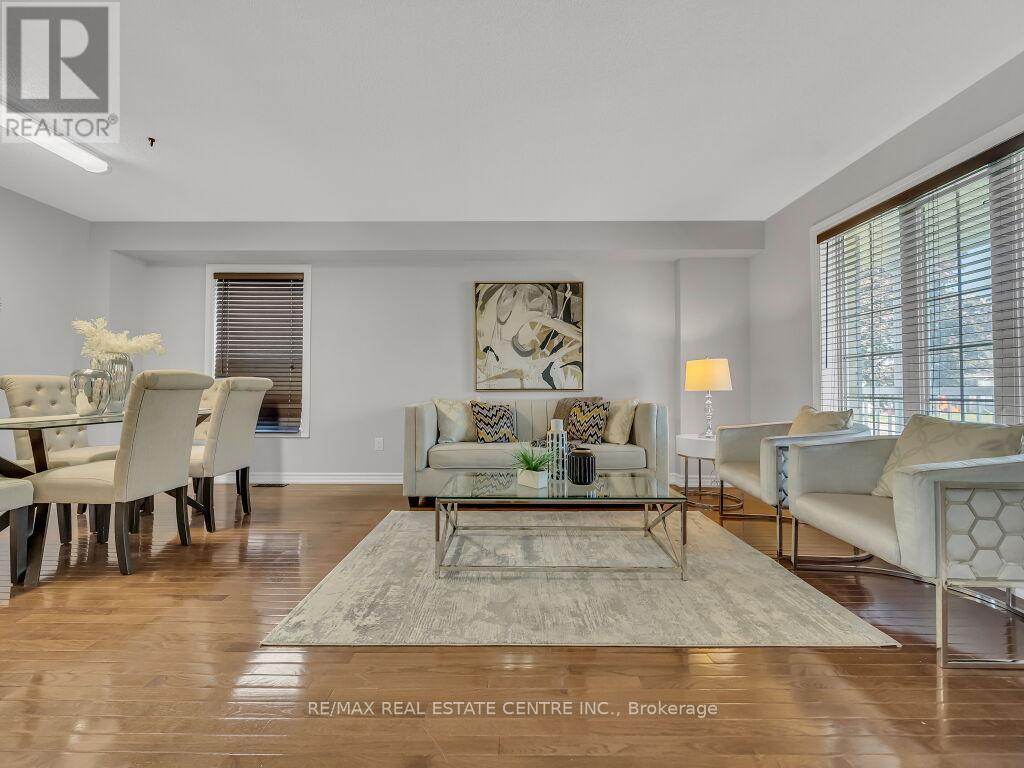 45 Stonemount Crescent, Essa (Angus), Ontario  L0M 1B4 - Photo 8 - N12486868