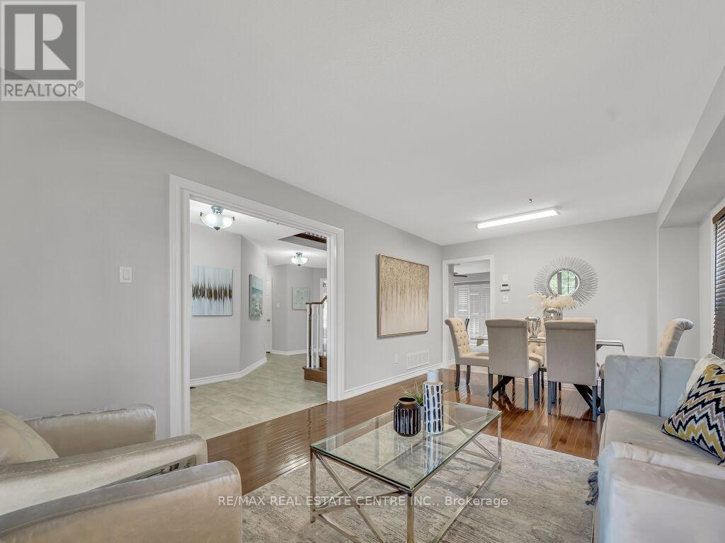 45 Stonemount Crescent, Essa (Angus), Ontario  L0M 1B4 - Photo 9 - N12486868