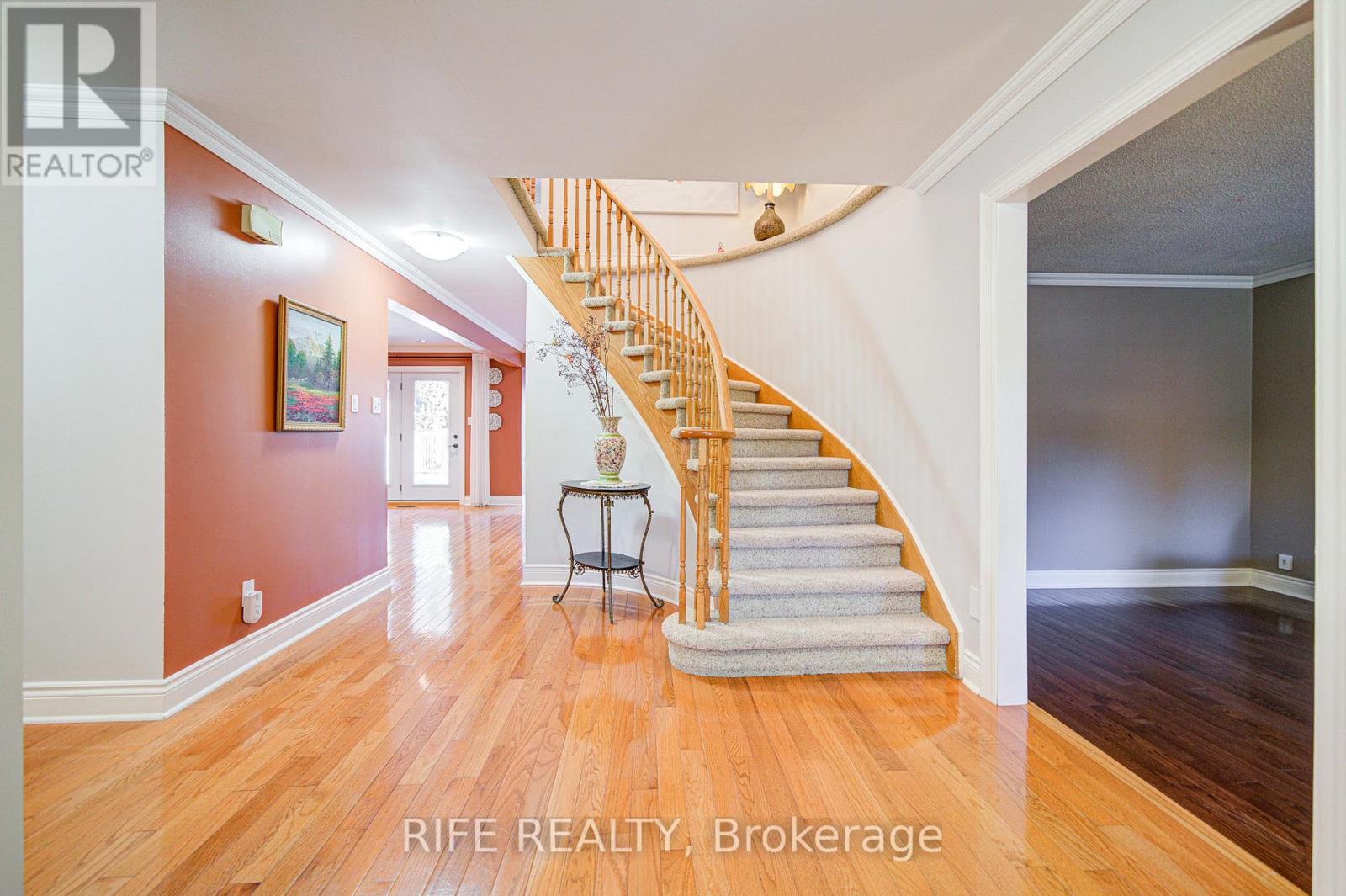 38 Longwater Chase, Markham, Ontario  L3R 4A5 - Photo 3 - N12486870