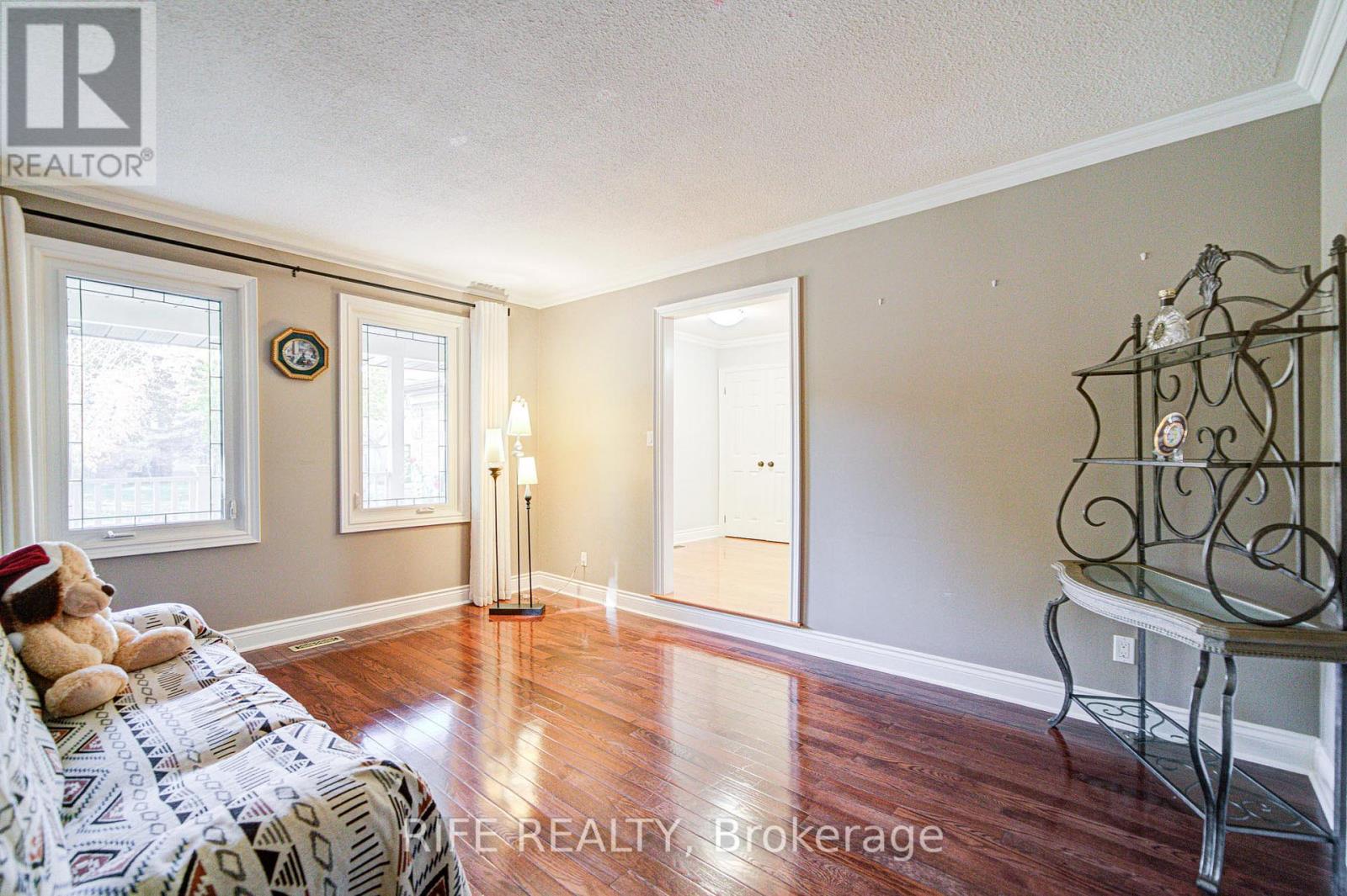 38 Longwater Chase, Markham, Ontario  L3R 4A5 - Photo 8 - N12486870