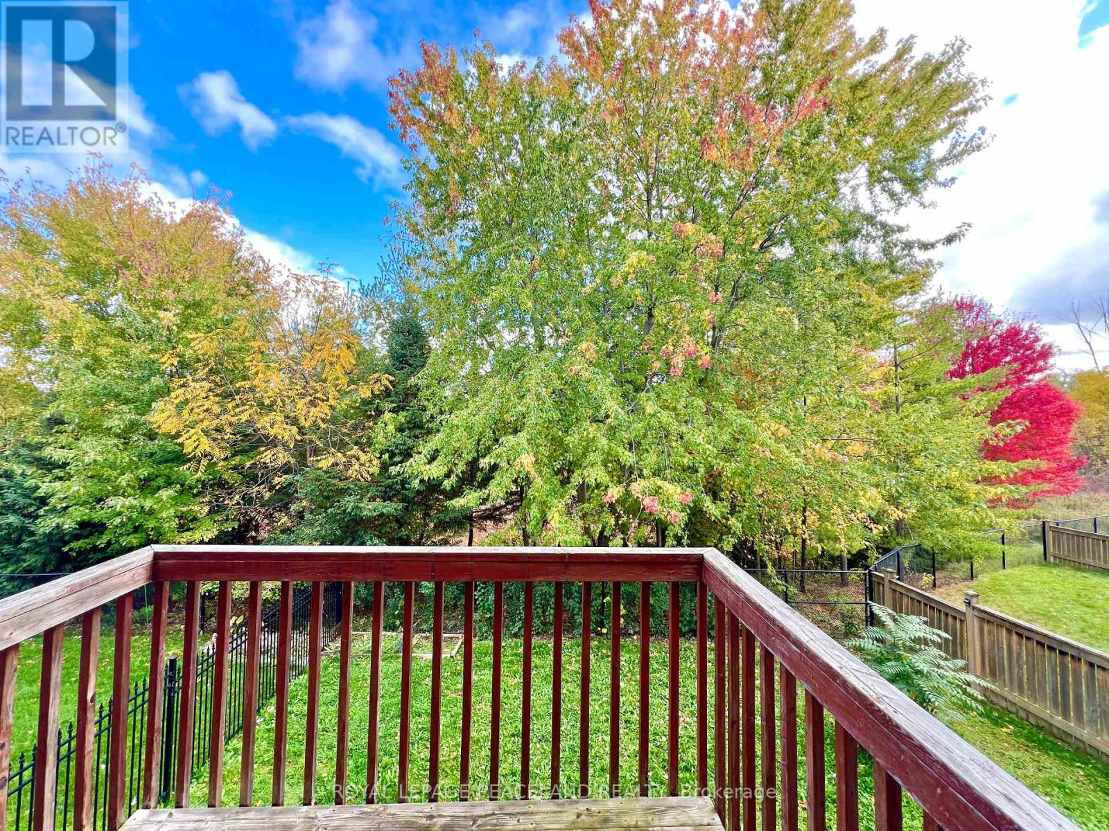 73 Castleglen Boulevard, Markham, Ontario  L6C 0A9 - Photo 14 - N12486877