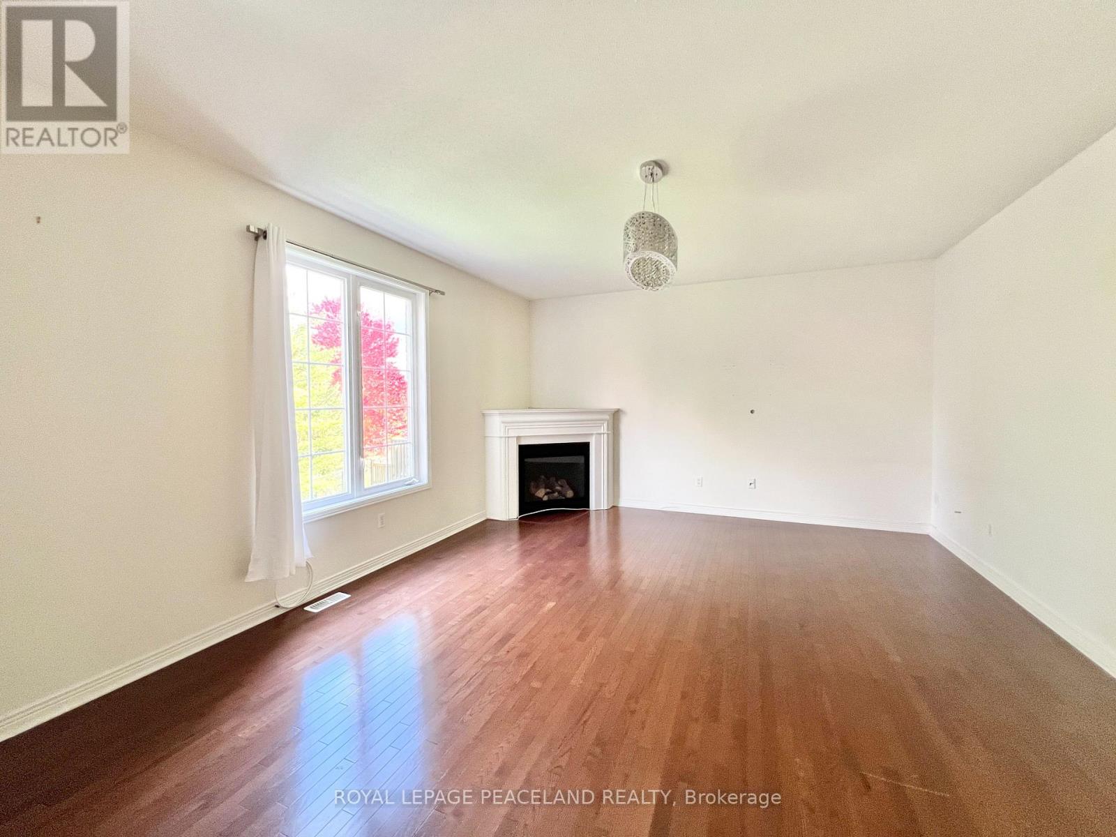 73 Castleglen Boulevard, Markham, Ontario  L6C 0A9 - Photo 15 - N12486877