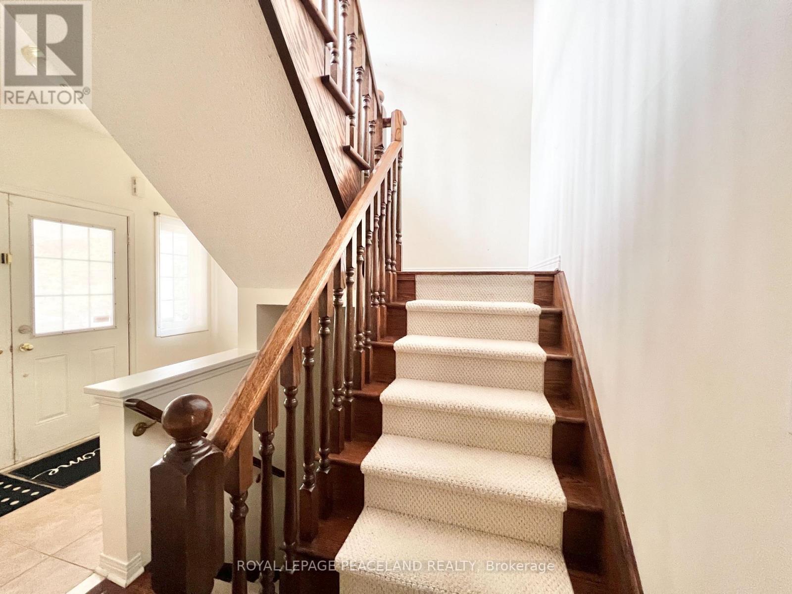 73 Castleglen Boulevard, Markham, Ontario  L6C 0A9 - Photo 17 - N12486877