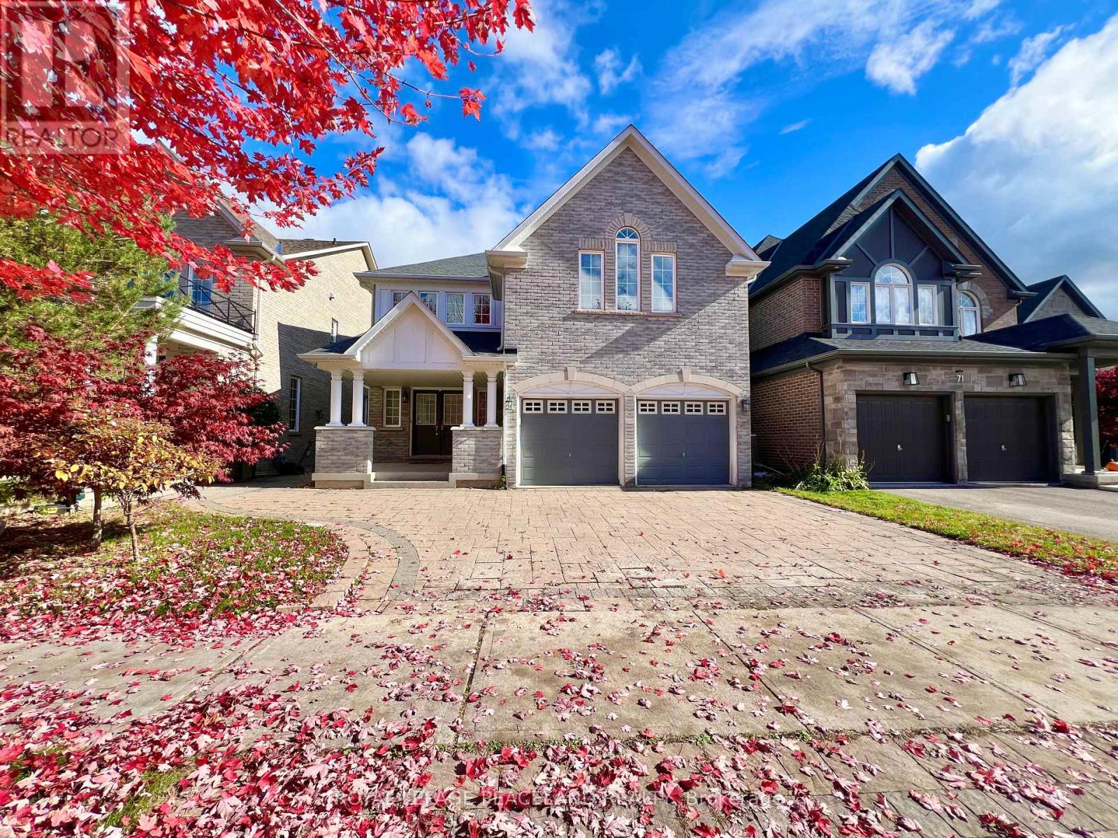 73 Castleglen Boulevard, Markham, Ontario  L6C 0A9 - Photo 2 - N12486877