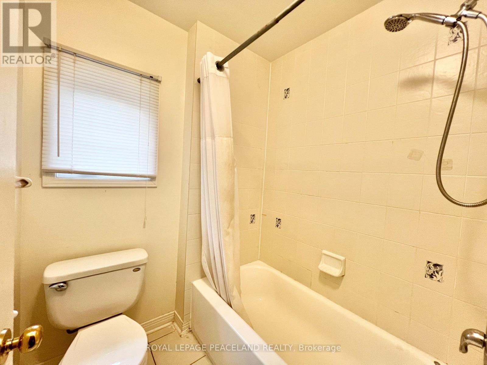 73 Castleglen Boulevard, Markham, Ontario  L6C 0A9 - Photo 20 - N12486877