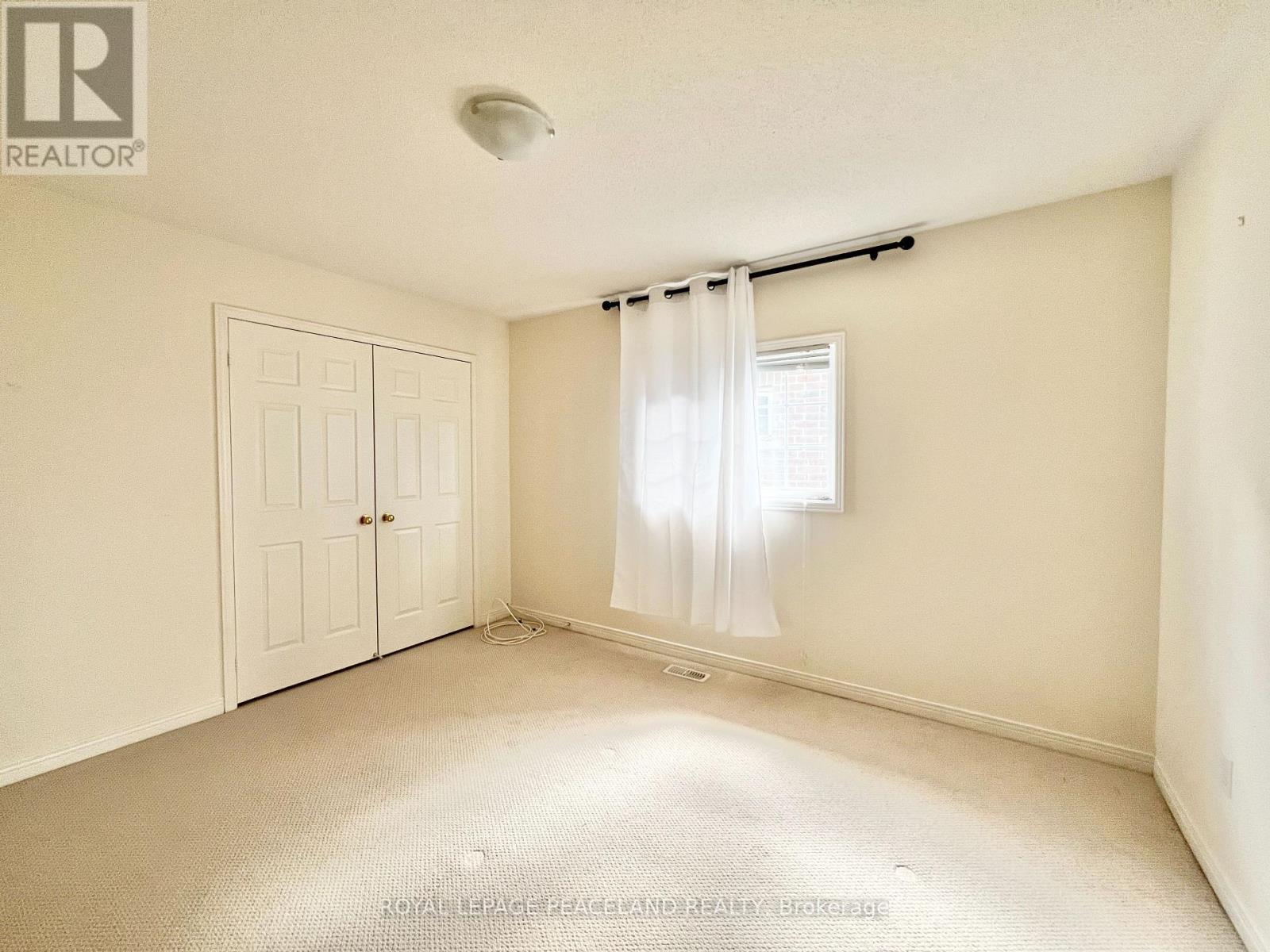 73 Castleglen Boulevard, Markham, Ontario  L6C 0A9 - Photo 21 - N12486877