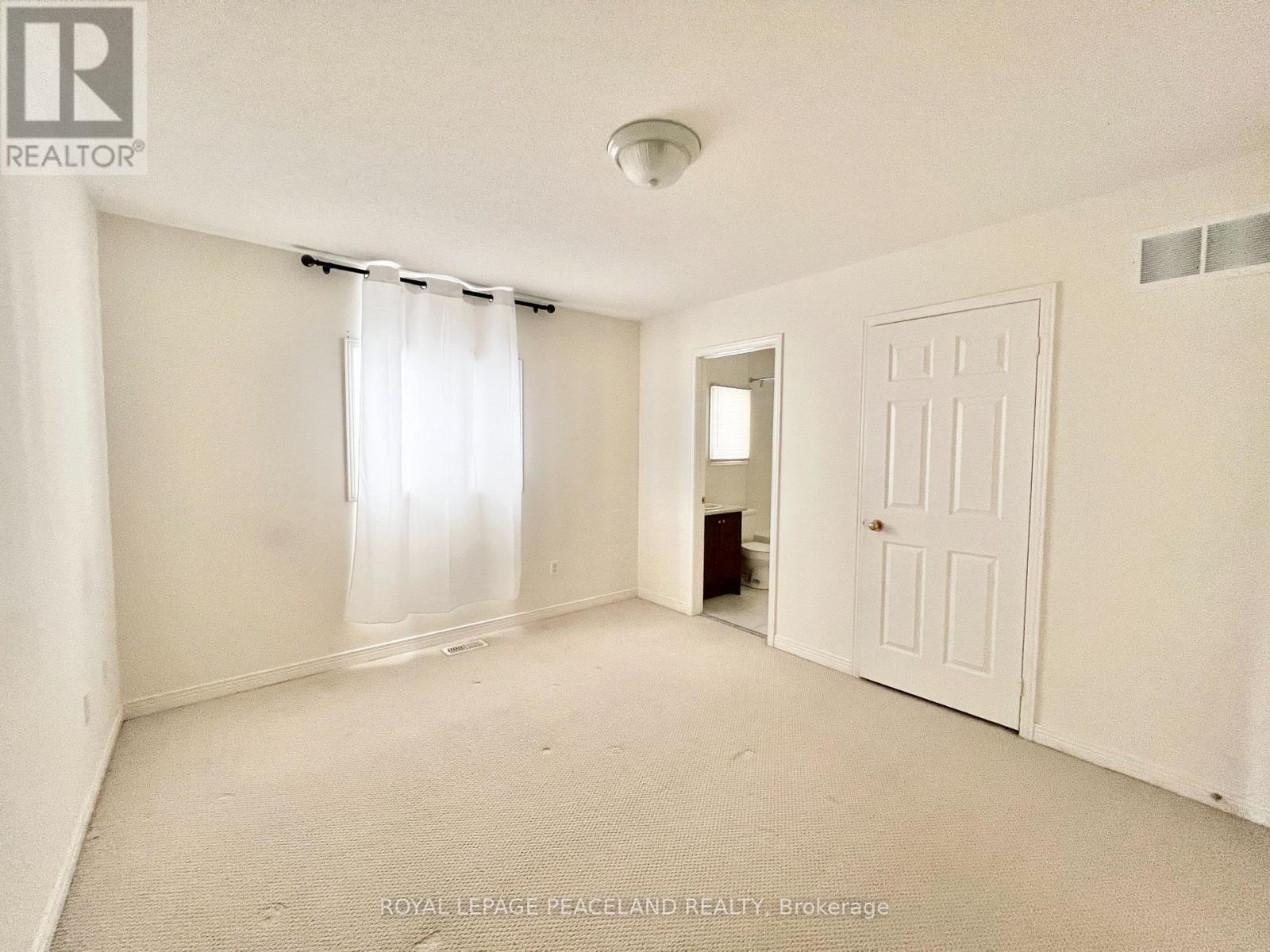 73 Castleglen Boulevard, Markham, Ontario  L6C 0A9 - Photo 22 - N12486877