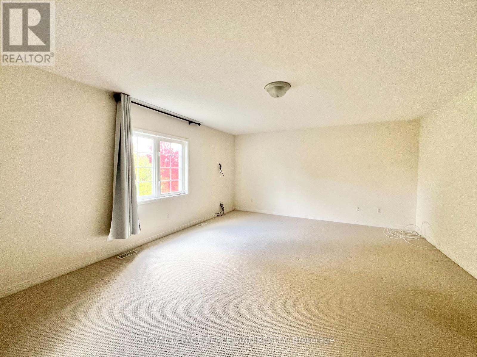 73 Castleglen Boulevard, Markham, Ontario  L6C 0A9 - Photo 24 - N12486877