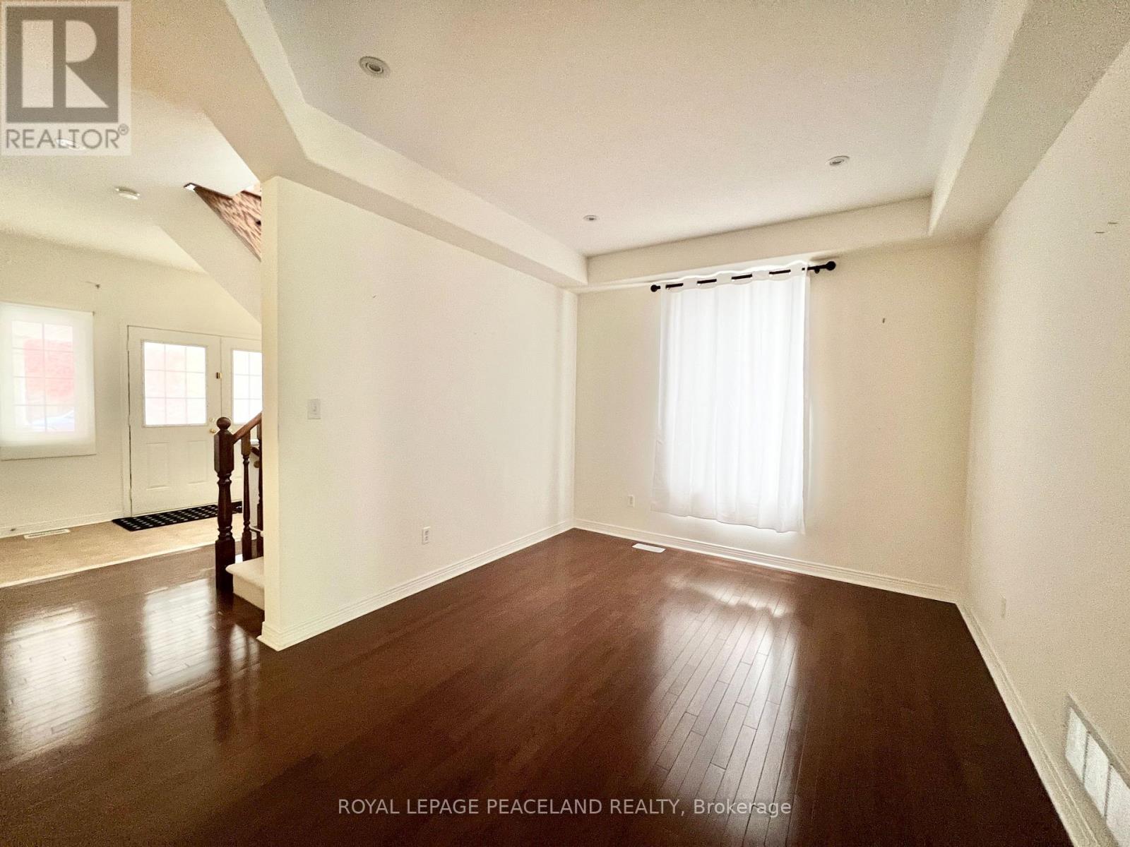 73 Castleglen Boulevard, Markham, Ontario  L6C 0A9 - Photo 6 - N12486877