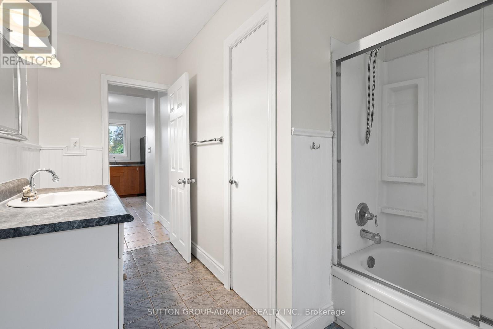 110 Cumberland Street, Barrie (Allandale), Ontario  L4N 2P7 - Photo 22 - S12486897