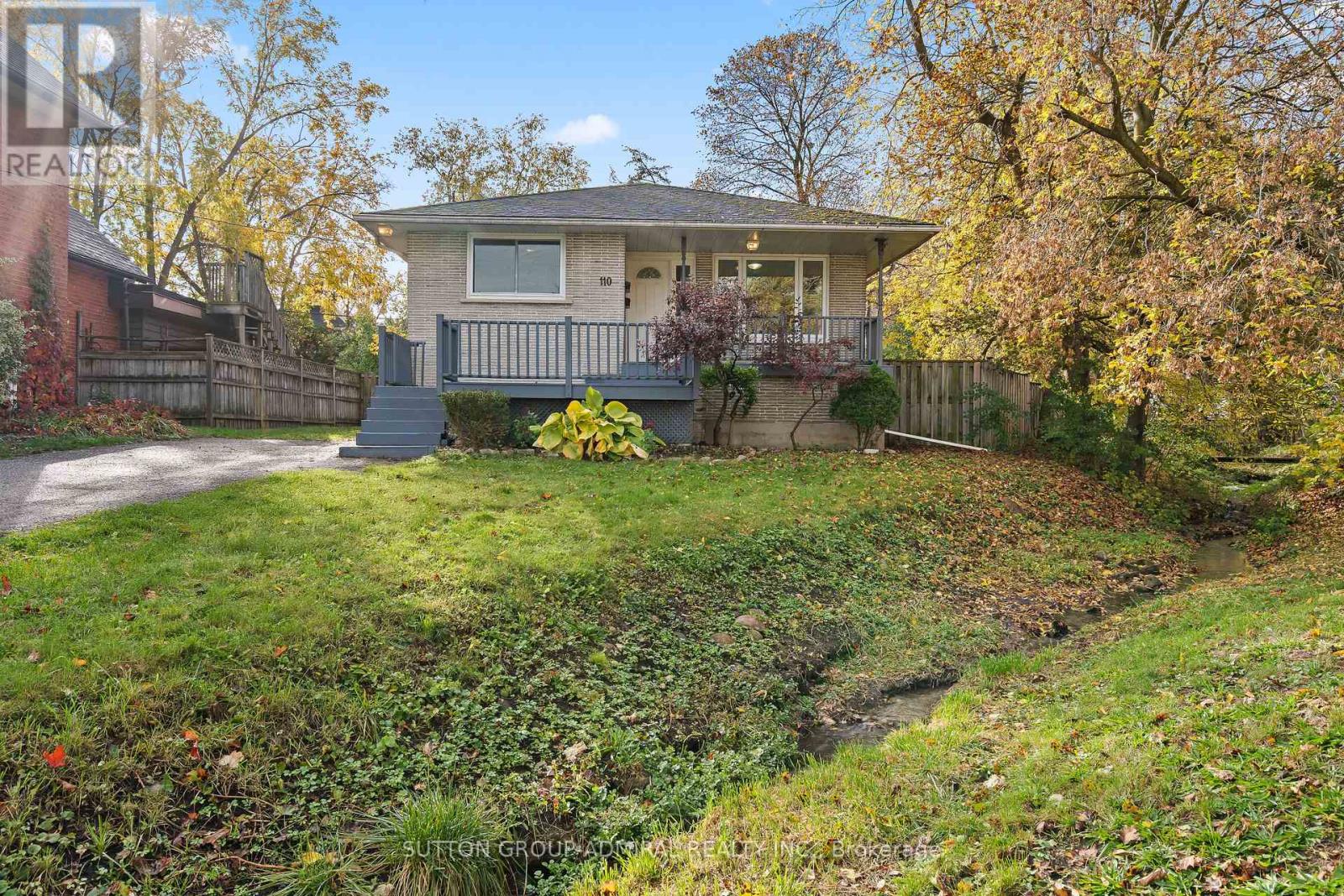 110 Cumberland Street, Barrie (Allandale), Ontario  L4N 2P7 - Photo 3 - S12486897