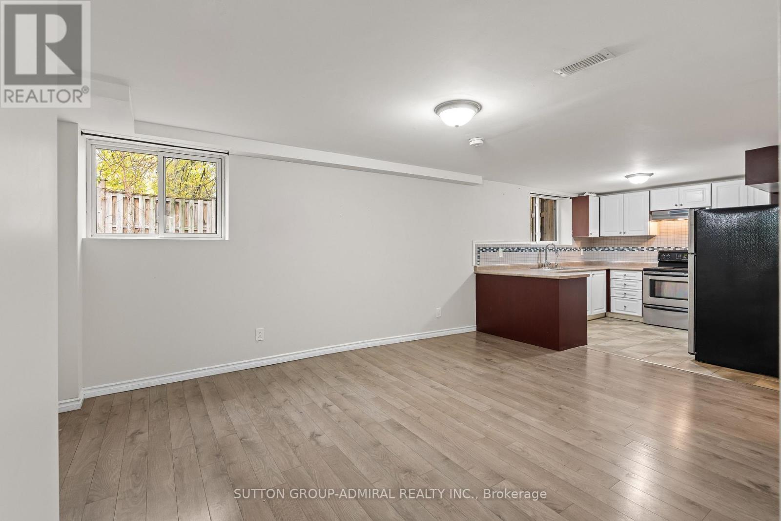 110 Cumberland Street, Barrie (Allandale), Ontario  L4N 2P7 - Photo 31 - S12486897