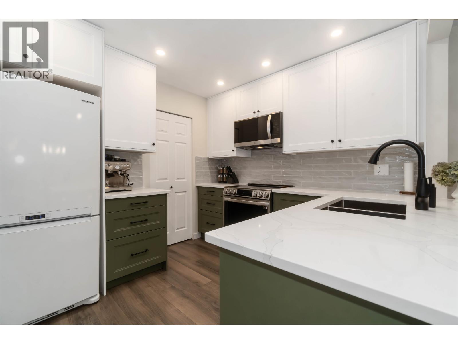 310 1000 Bowron Court, North Vancouver, British Columbia  V7H 2V8 - Photo 9 - R3061181