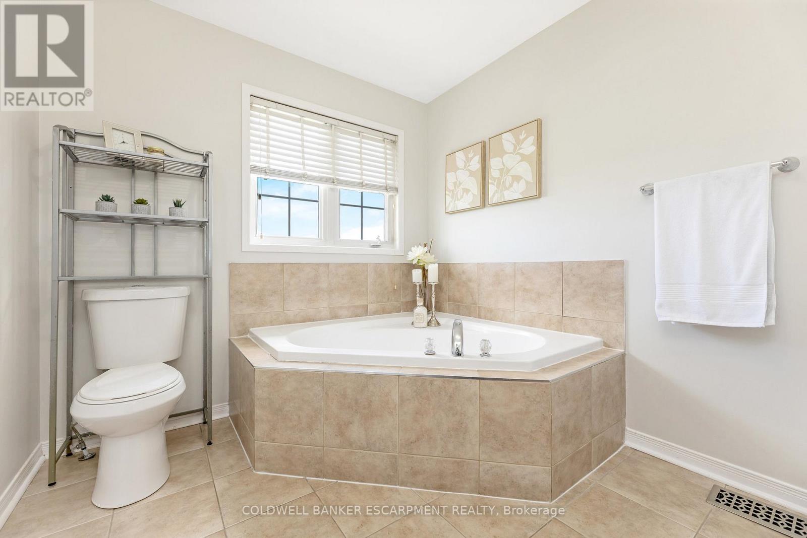 602 Yates Drive, Milton, Ontario  L9T 7R1 - Photo 13 - W12486865