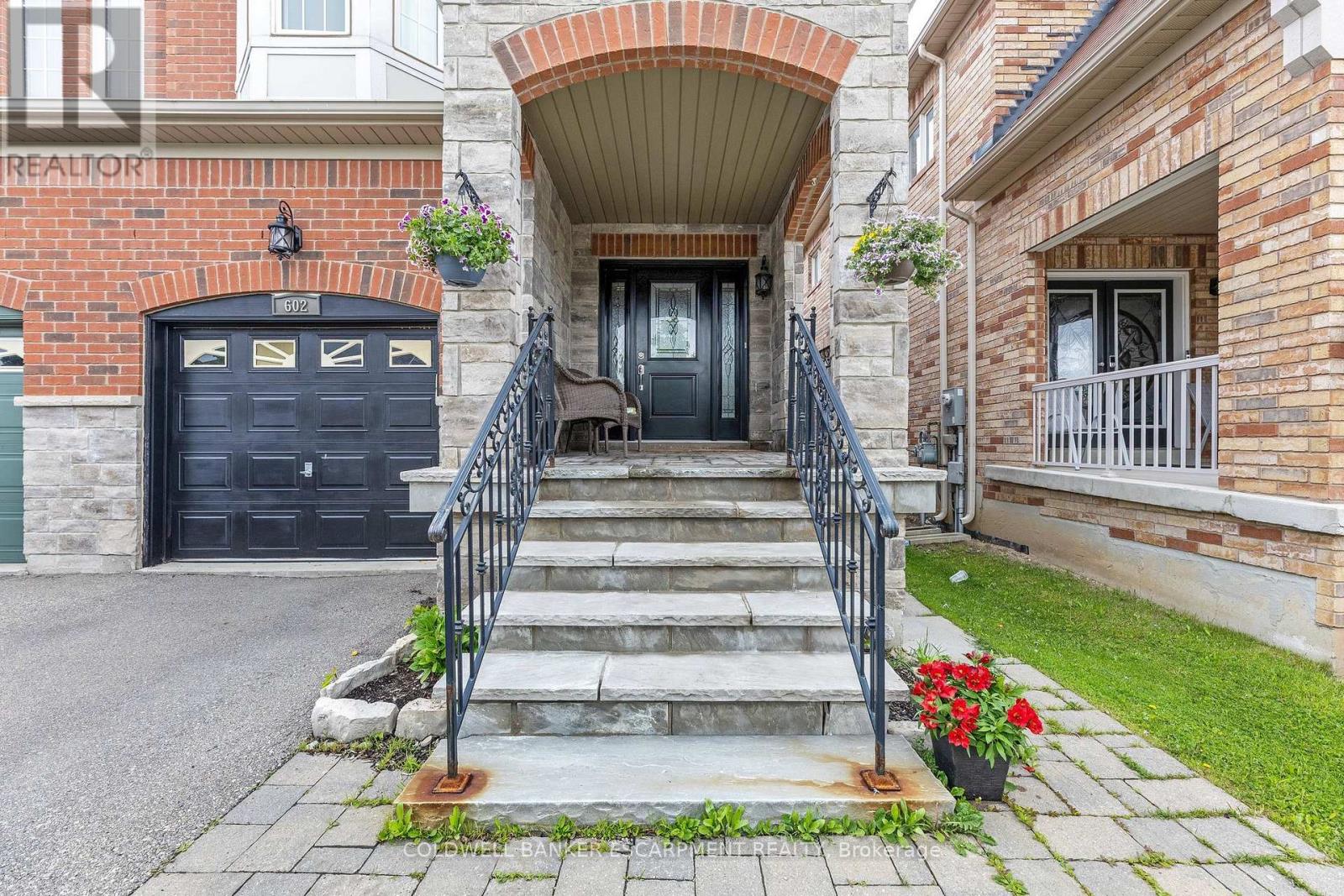 602 Yates Drive, Milton, Ontario  L9T 7R1 - Photo 2 - W12486865