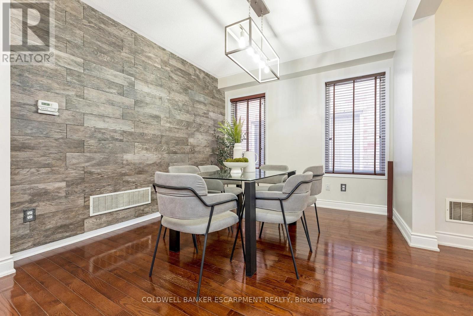 602 Yates Drive, Milton, Ontario  L9T 7R1 - Photo 5 - W12486865