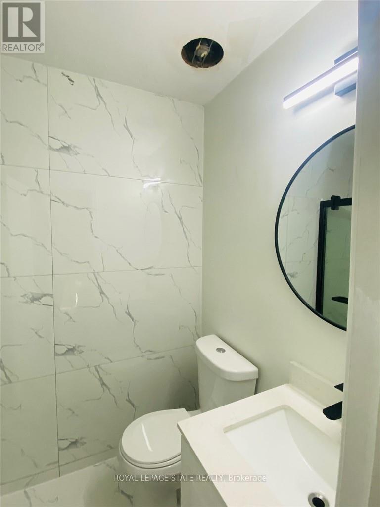 1379 Freeport (Main) Drive, Mississauga, Ontario  L5C 1S5 - Photo 11 - W12486869